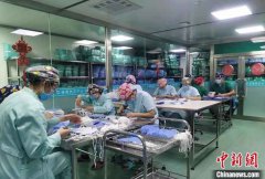 内蒙古组建“缝纫机医队”自制“N95”口罩助力